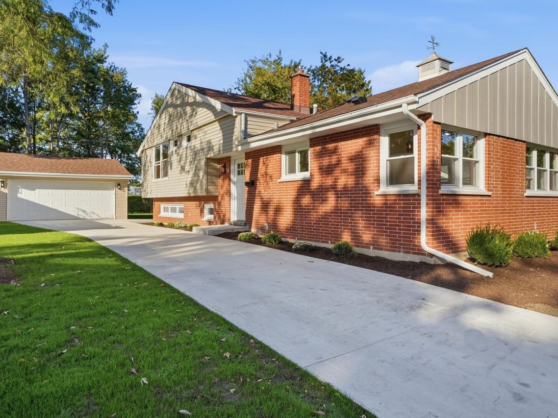1032 61st St., Downers Grove, IL 60516