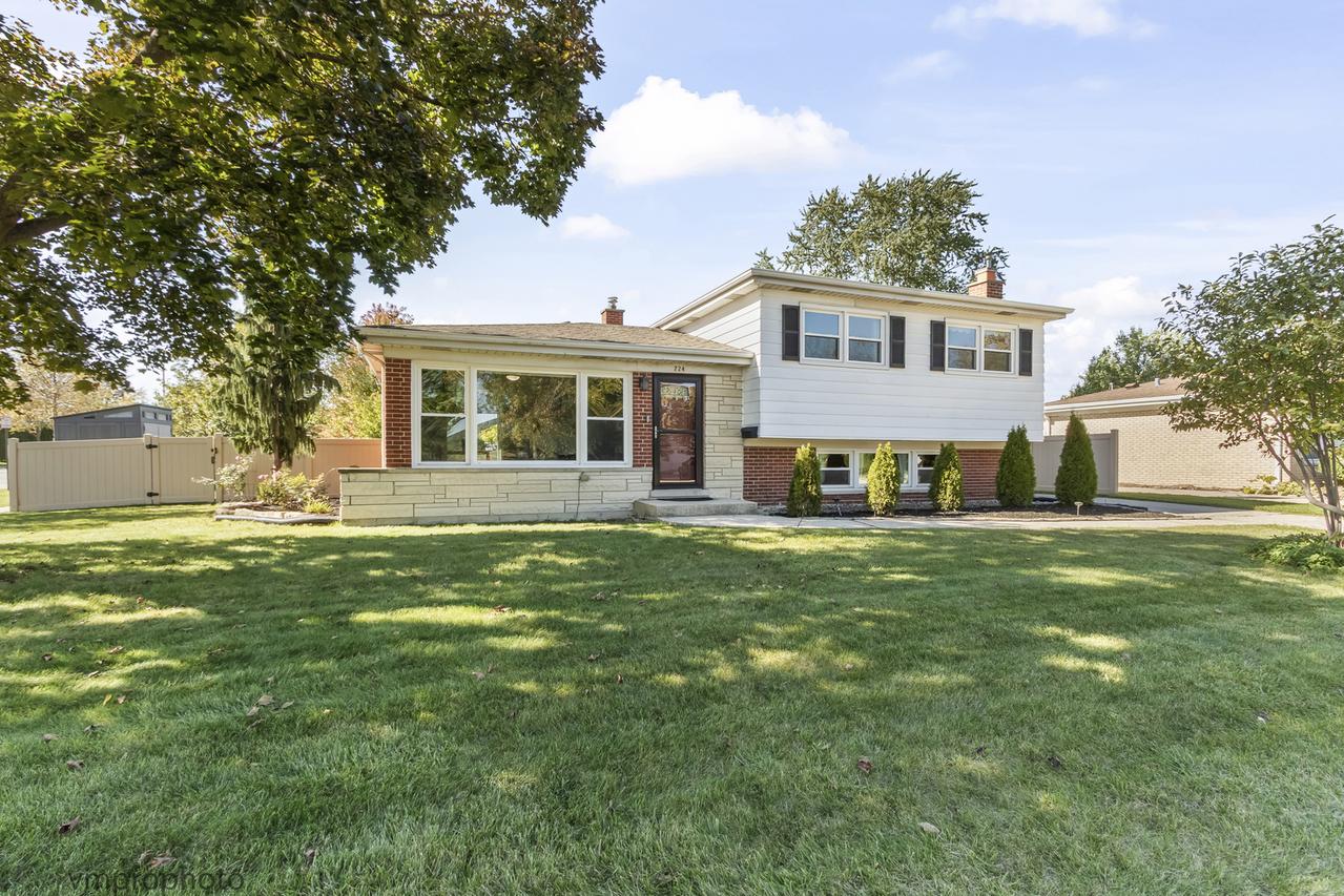 724 S Crestwood Ln., Mount Prospect, IL 60056
