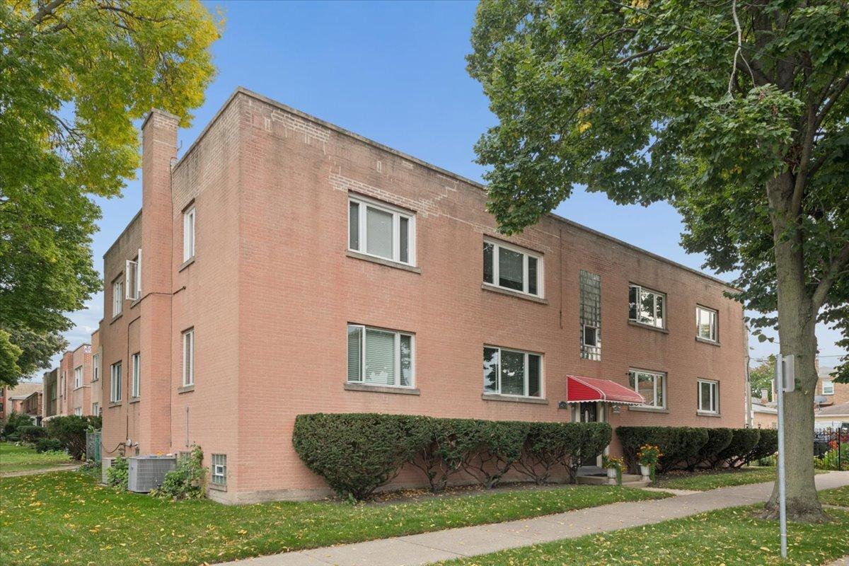 5421 N Washtenaw Ave. #2N, Chicago, IL 60625