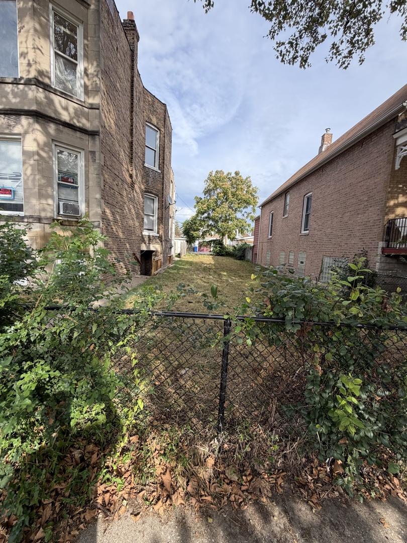 7330 S Champlain Ave., Chicago, IL 60619