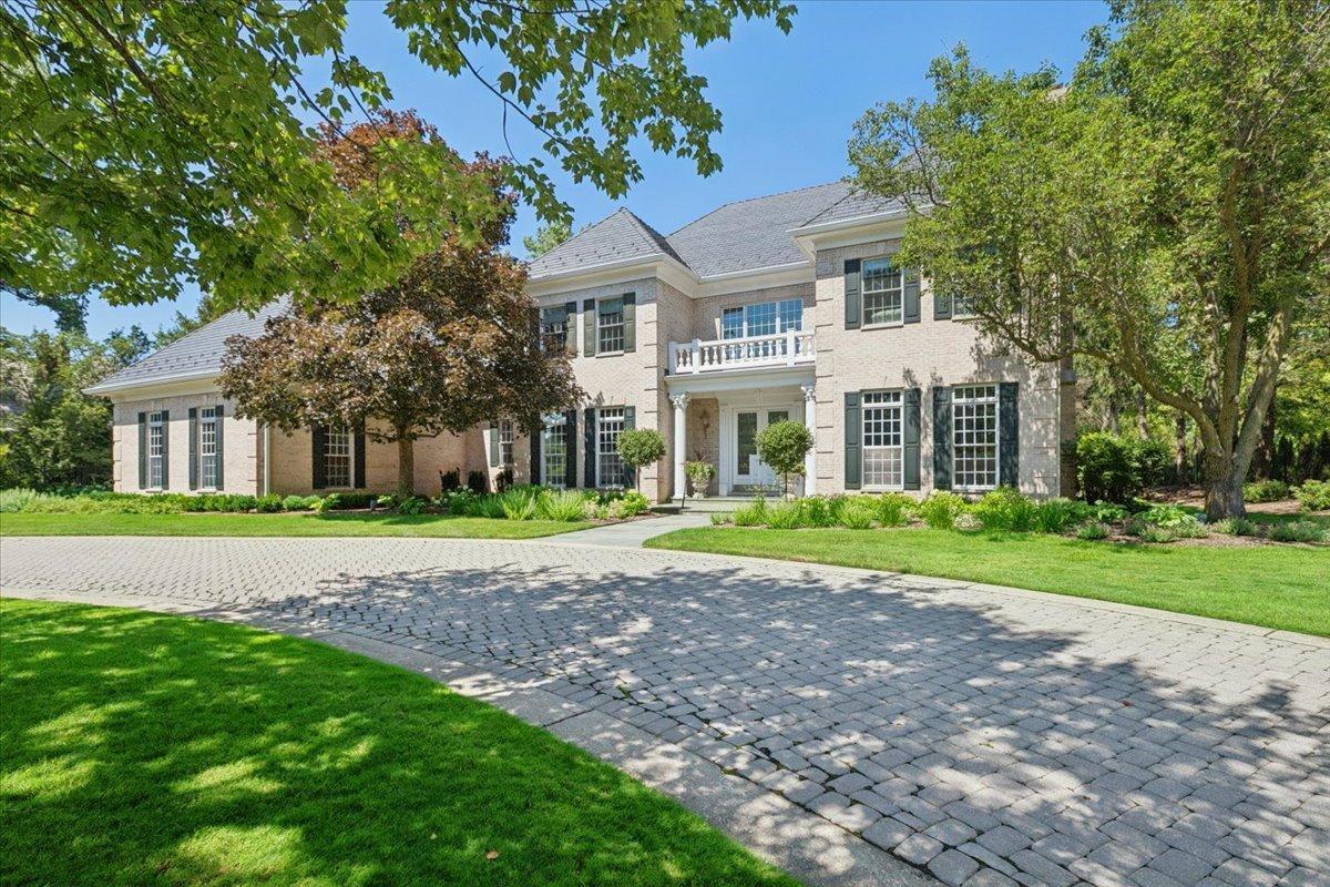 351 Wallace Rd., Lake Forest, IL 60045
