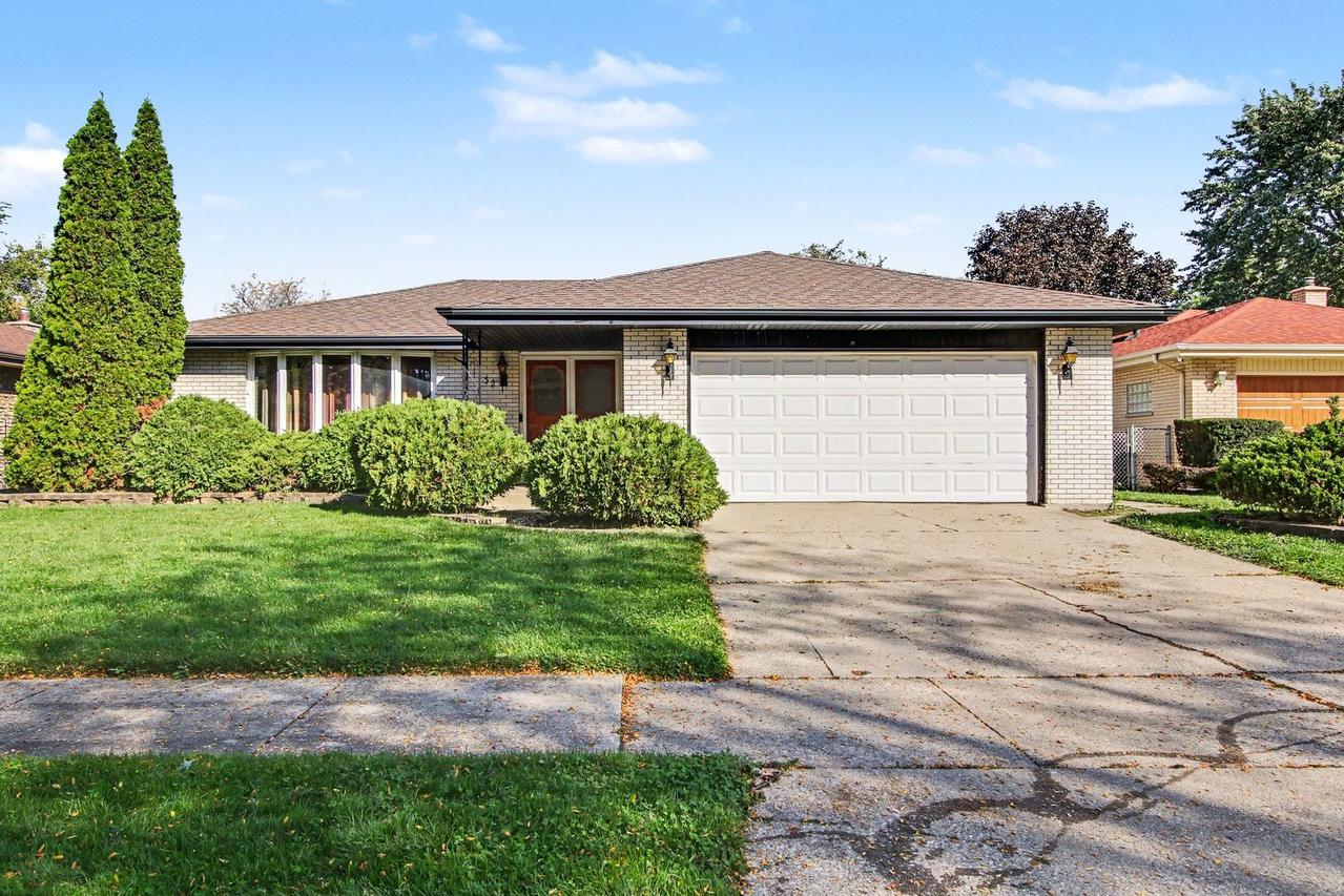 1132 E 166th Pl., South Holland, IL 60473