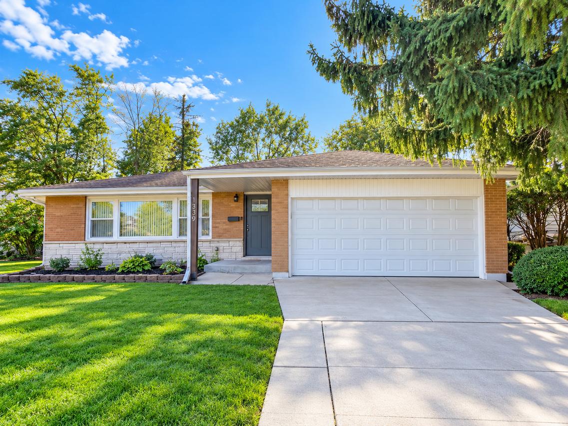 1339 Prince Dr., South Holland, IL 60473