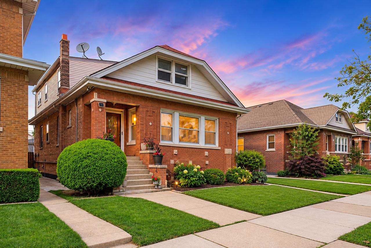 5438 W Melrose St., Chicago, IL 60641