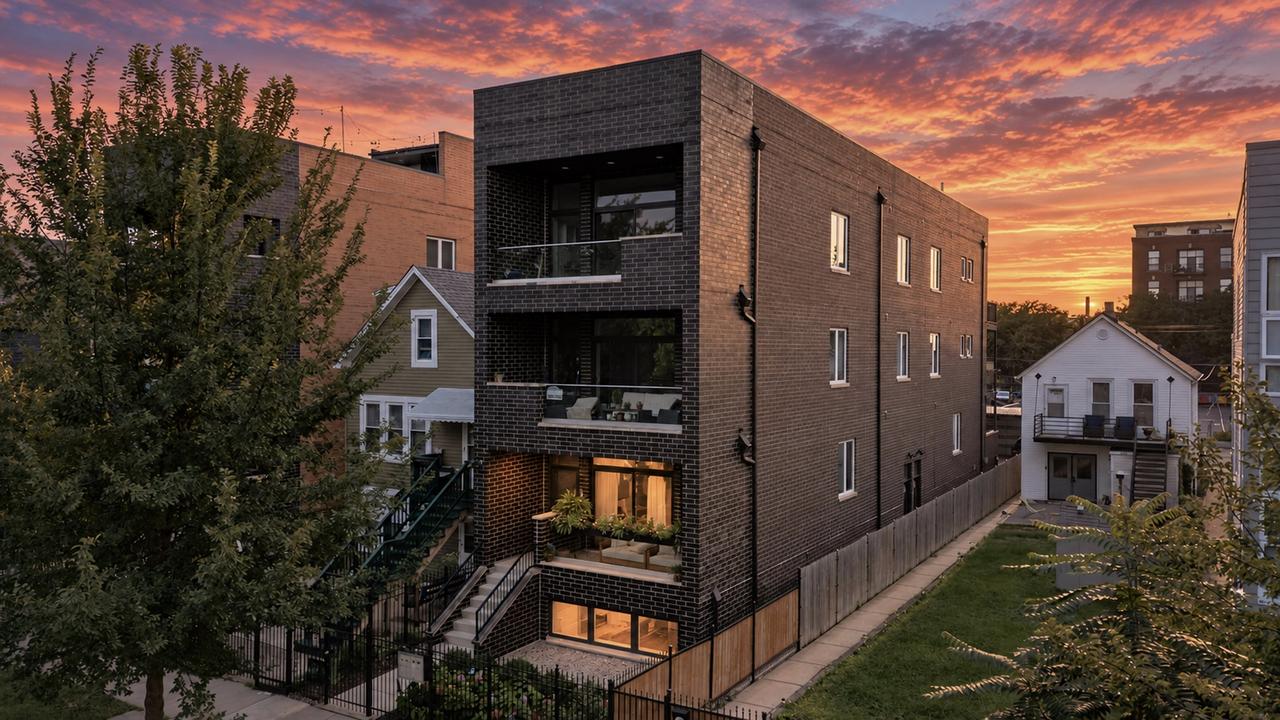 1818 N Sawyer Ave. #1E, Chicago, IL 60647