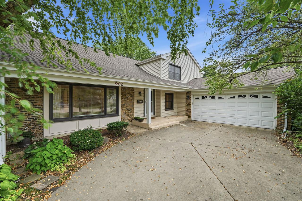 902 N Rohlwing Rd., Palatine, IL 60074