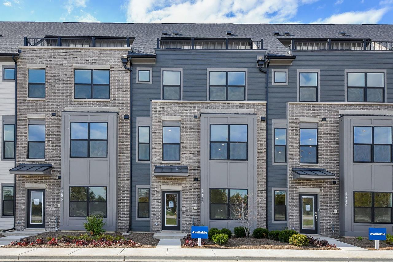 407 Yatra Ave. #4004, Naperville, IL 60563