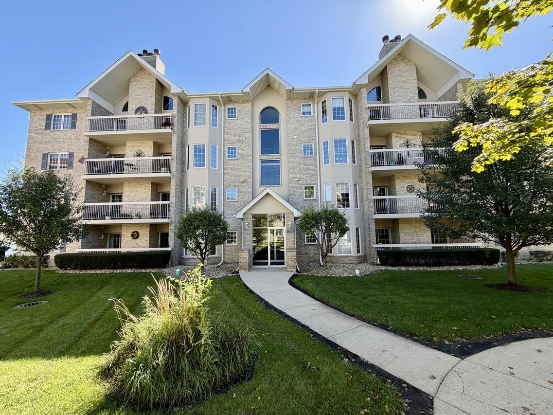 7755 Bristol Park Dr. #2SE, Tinley Park, IL 60477
