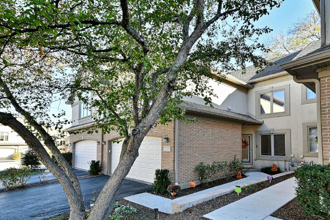 1043 W Sutton Ct., Palatine, IL 60067