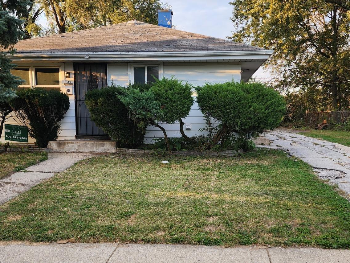 43 W 141st St., Dixmoor, IL 60426