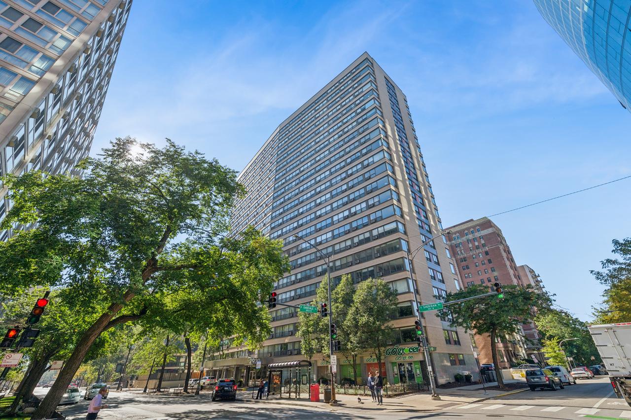 2930 N Sheridan Rd. #1408, Chicago, IL 60657