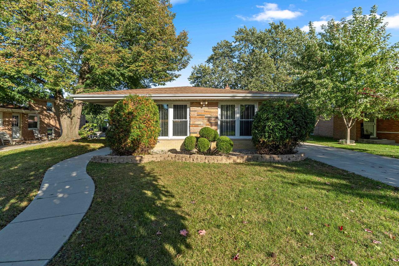 16543 Greenwood Ave., South Holland, IL 60473