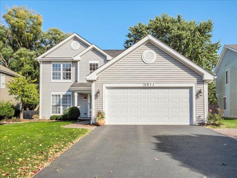 2011 Crossing Ln., Naperville, IL 60540