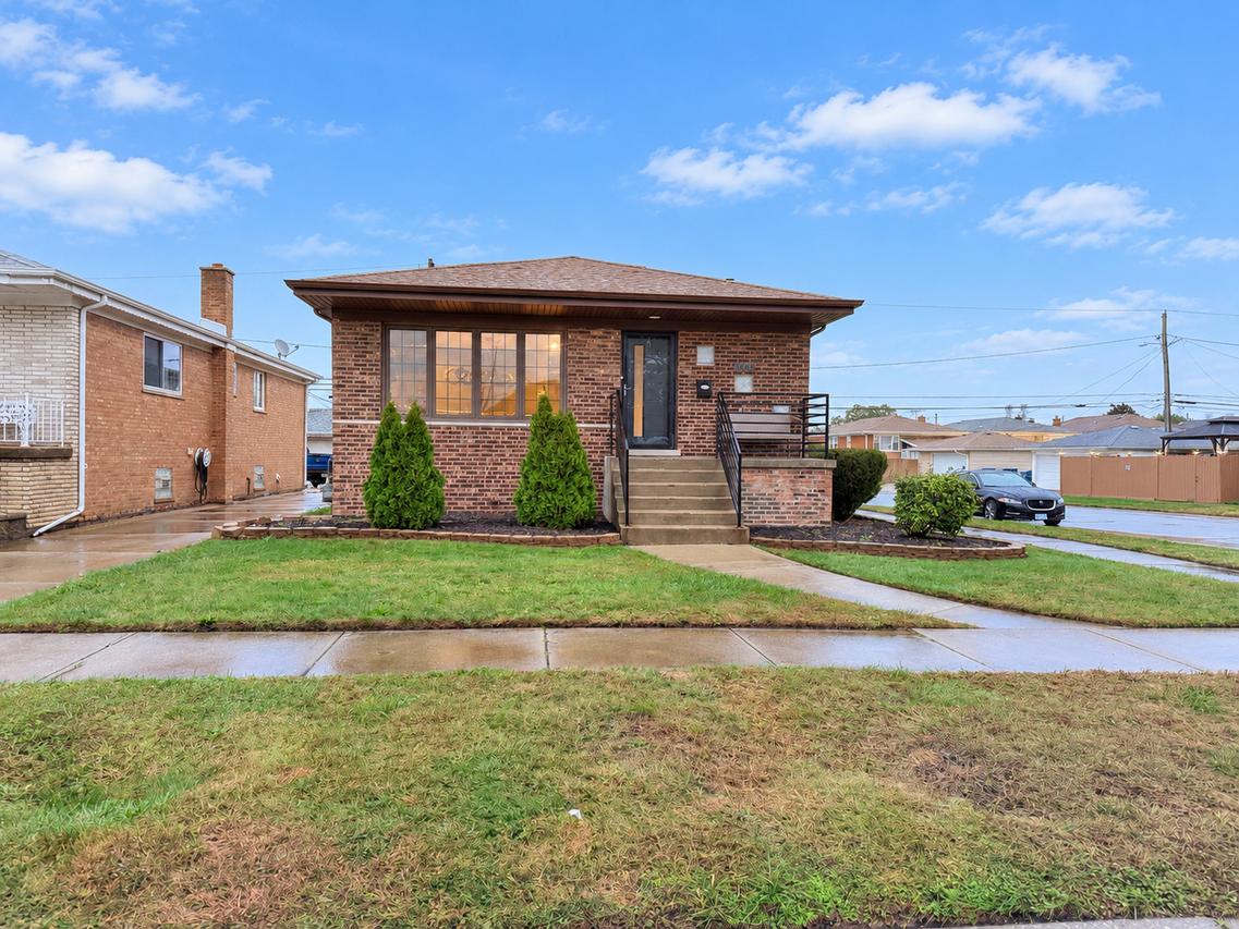365 Marquette Ave., Calumet City, IL 60409