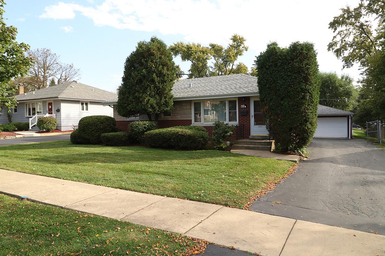 15 8th St., Downers Grove, IL 60515