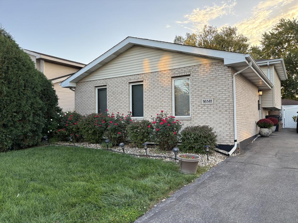 16141 Evans Ave., South Holland, IL 60473