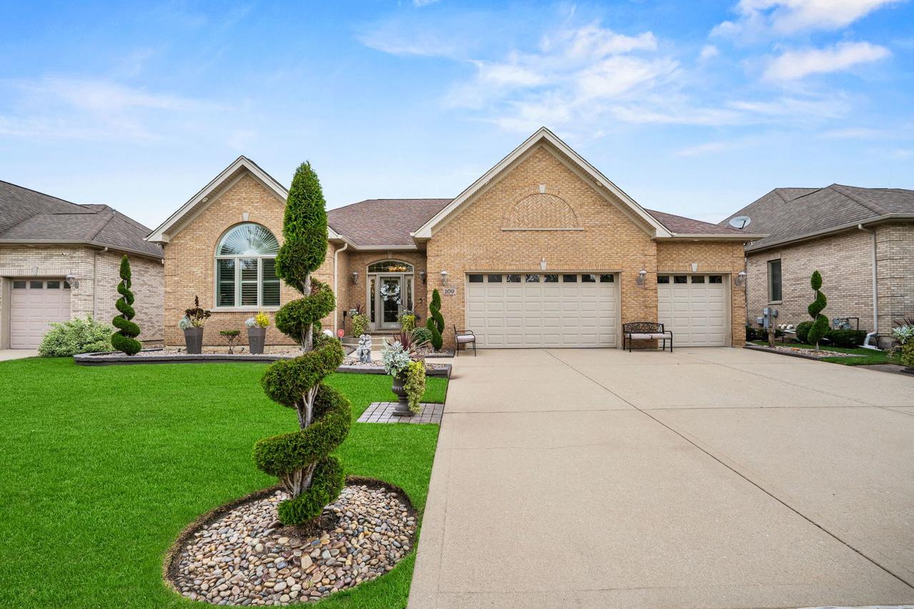 109 Rose Dr., Bloomingdale, IL 60108