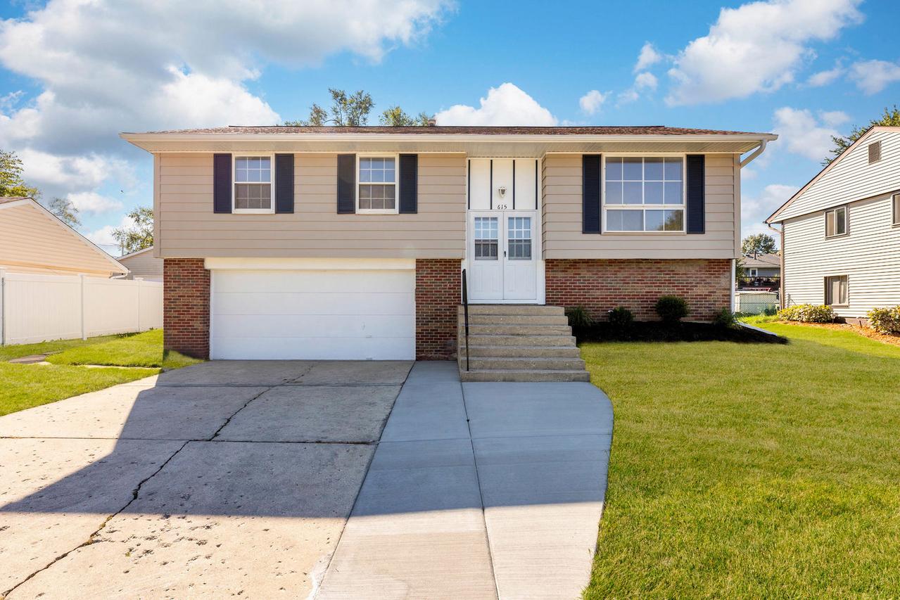 615 Palmer Ave., Romeoville, IL 60446