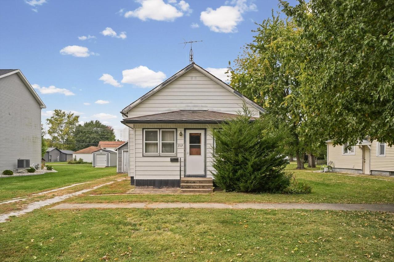 313 S Guthrie St., Gibson City, IL 60936