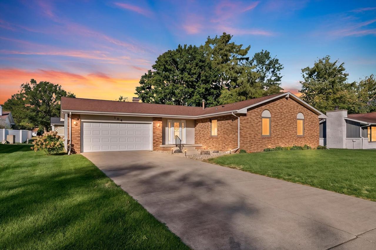 104 Surrey Ct., Monticello, IL 61856