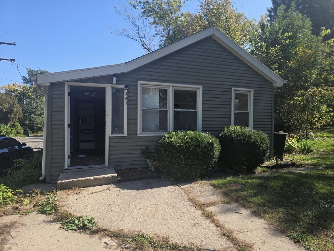 161 Forest Ave., Fox Lake, IL 60020