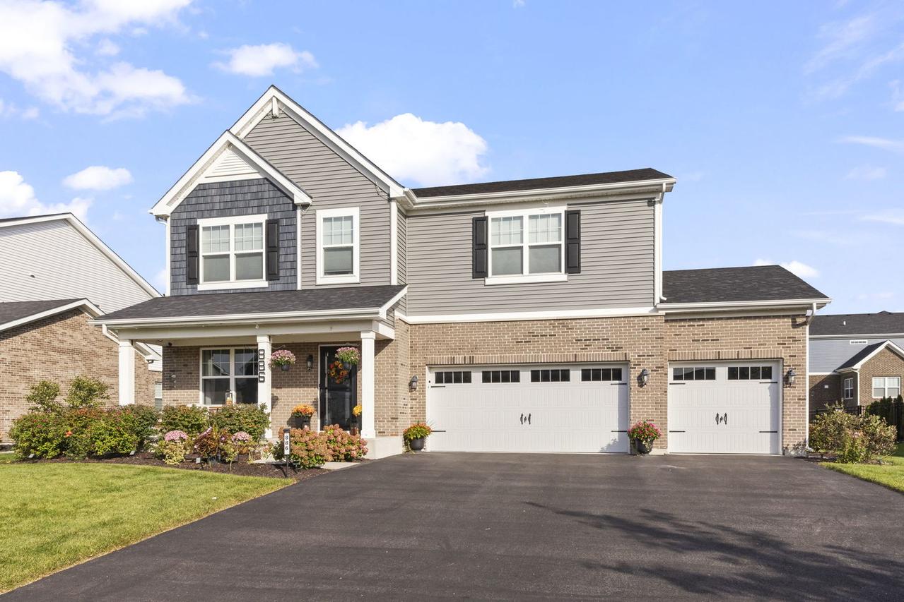 886 Canongate Ln., New Lenox, IL 60451
