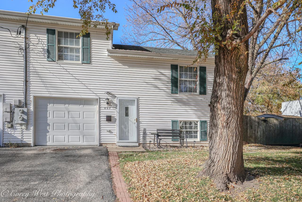 607 N 9th St., Dekalb, IL 60115