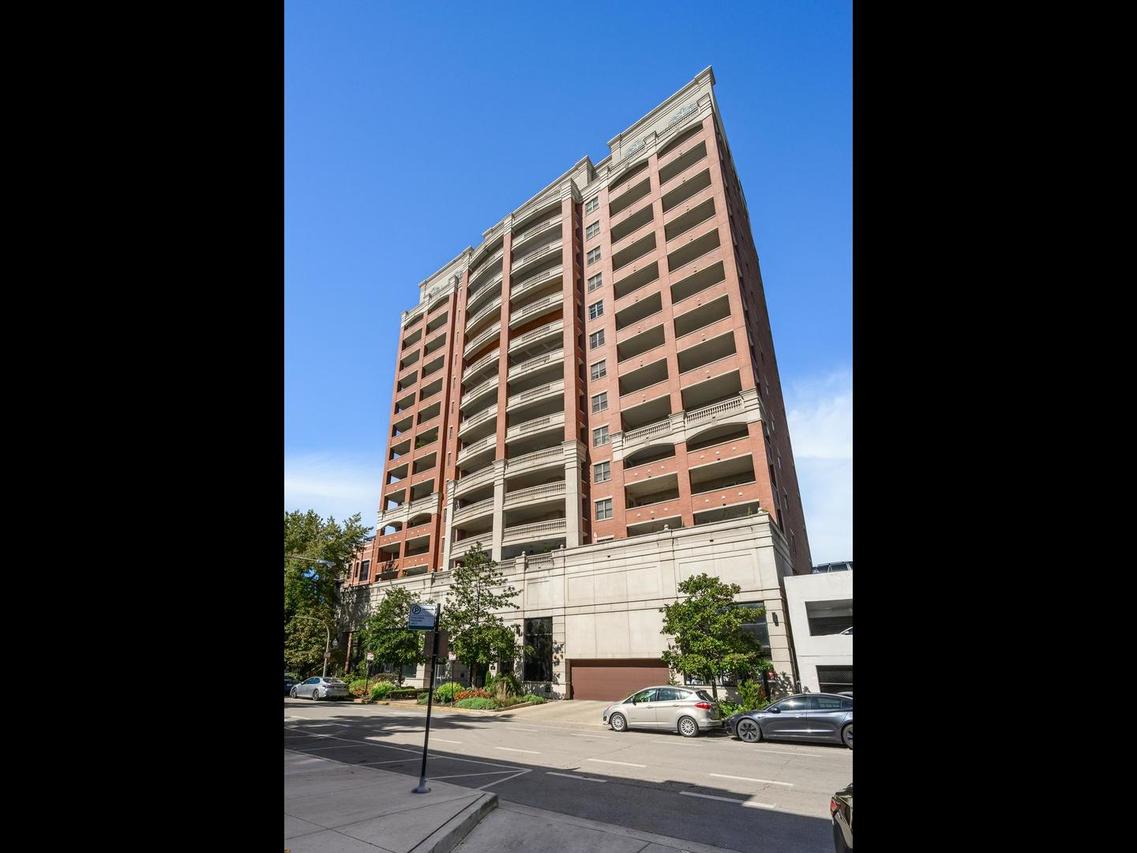 828 W Grace St. #707, Chicago, IL 60613