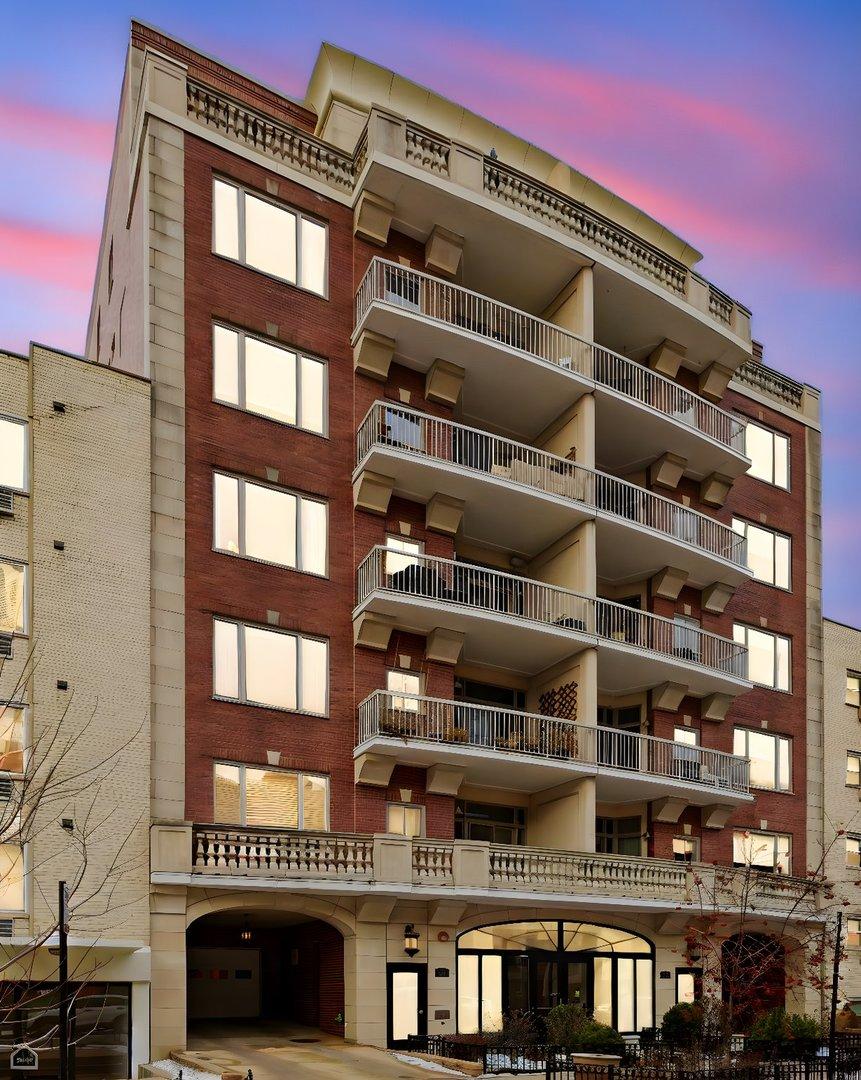508 W Melrose St. #6C, Chicago, IL 60657