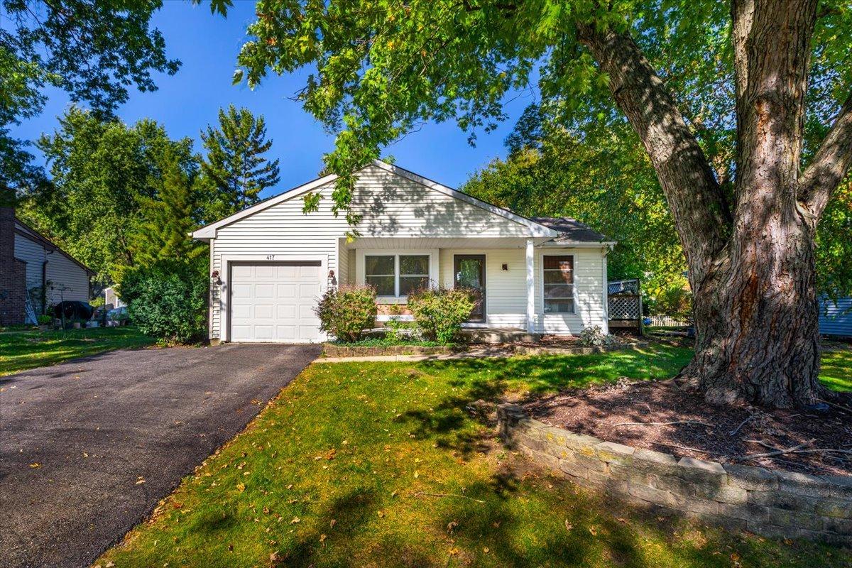 417 Travelaire Ave., Naperville, IL 60565