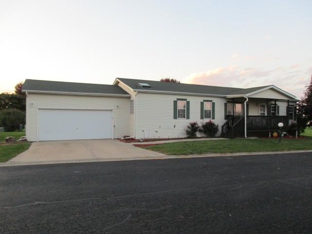 894 Meadowlark Cir., Sandwich, IL 60548