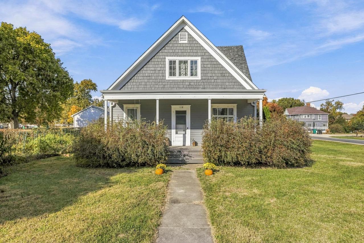 108 E Van Buren St., Philo, IL 61864