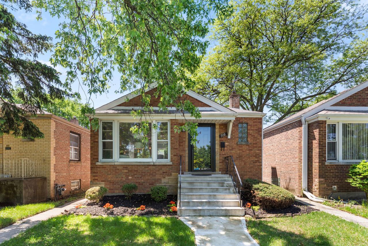 310 W 145th St., Riverdale, IL 60827