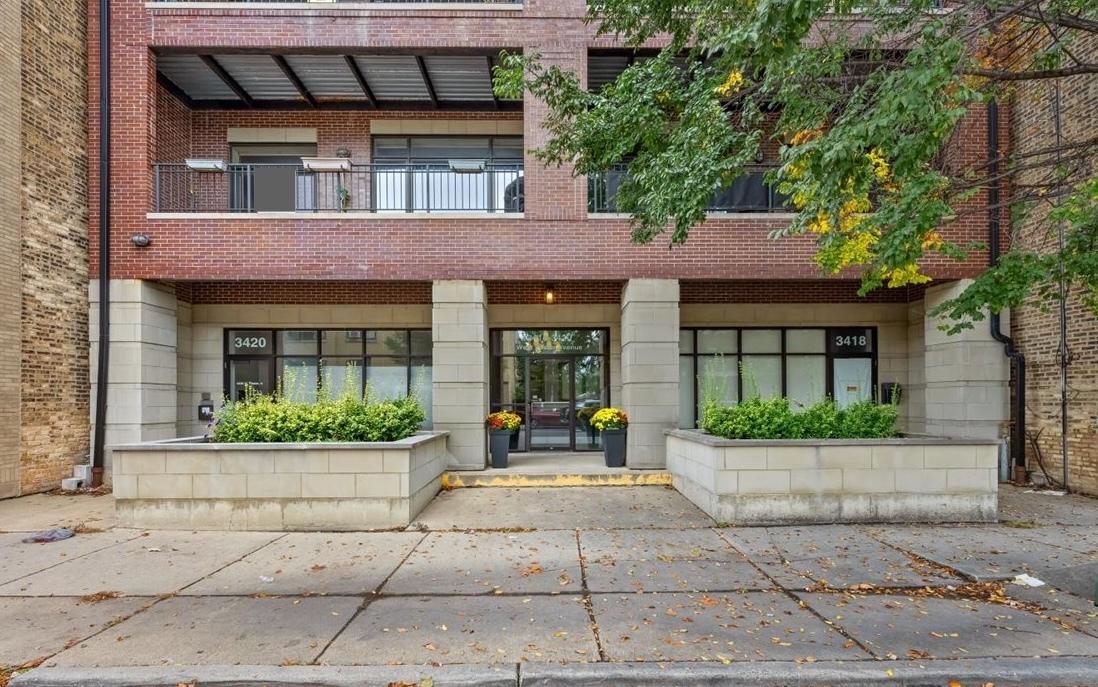 3418 W Foster Ave. #202, Chicago, IL 60625