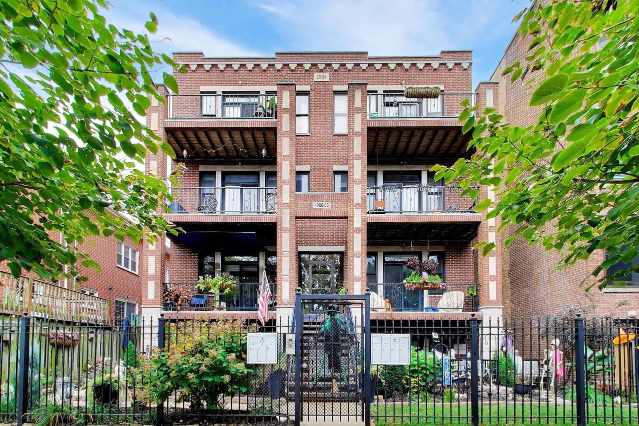 4908 N Winthrop Ave. #2S, Chicago, IL 60640
