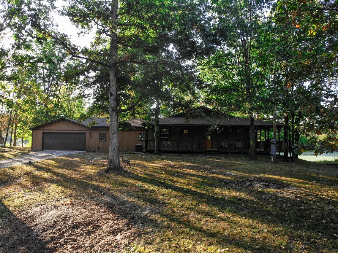 2742 Farthing Rd., Odin, IL 62870