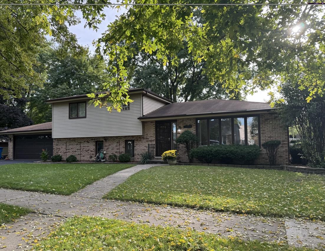13004 S Blossom Dr., Alsip, IL 60803