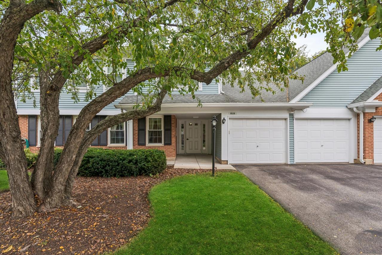 818 Butternut Ln. #A, Mount Prospect, IL 60056
