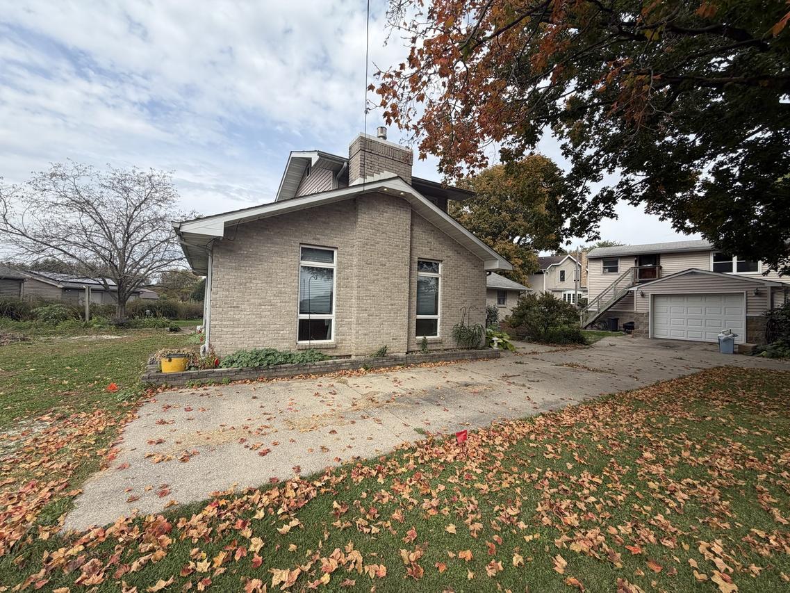 2219 Deets Rd., Sterling, IL 61081