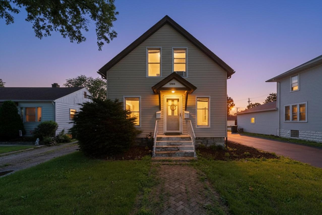 1004 Oakland Ave., Joliet, IL 60435