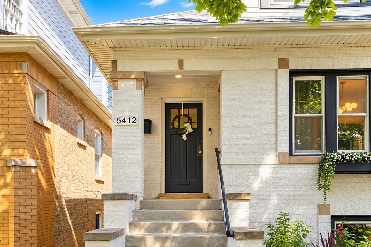 5412 W Henderson St., Chicago, IL 60641