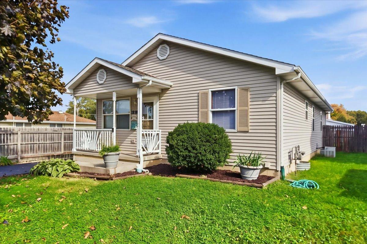 1218 Wilcox St., Joliet, IL 60435