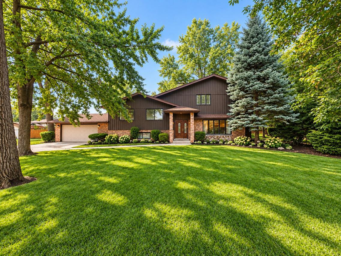 9838 S 81st Ave., Palos Hills, IL 60465