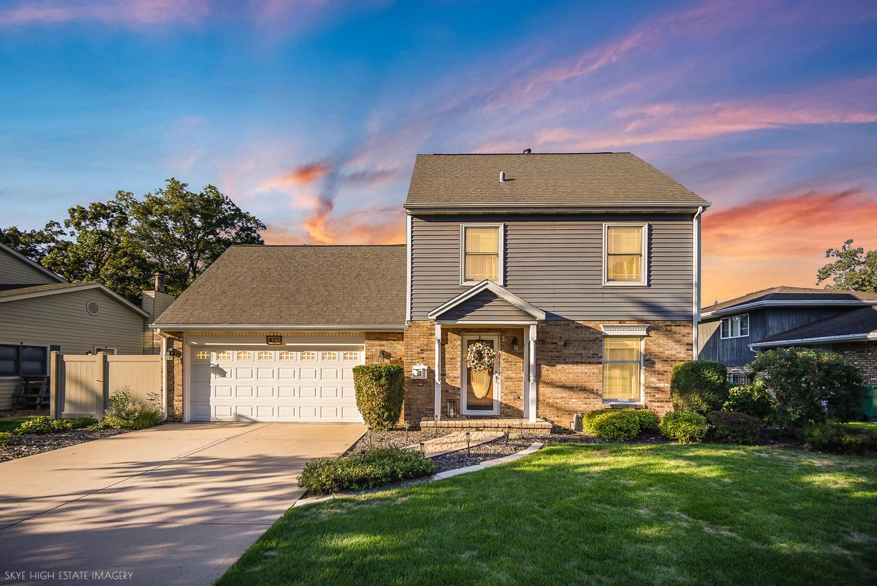 427 Glenys Dr., Lemont, IL 60439