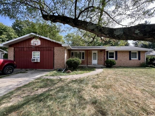 111 Magnolia Dr., Villa Grove, IL 61956