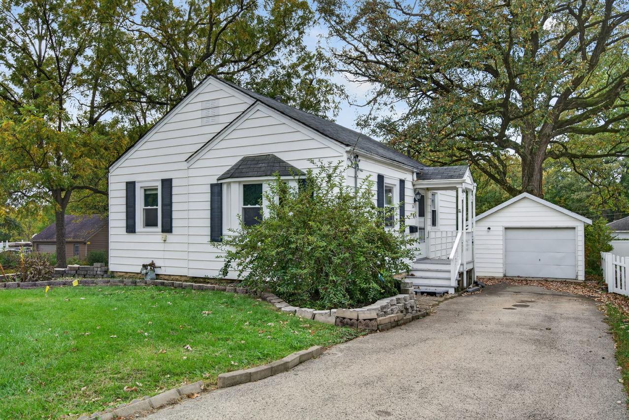 224 Ash St., New Lenox, IL 60451