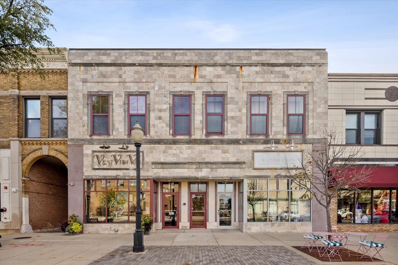 25 S La Grange Rd. #D, La Grange, IL 60525