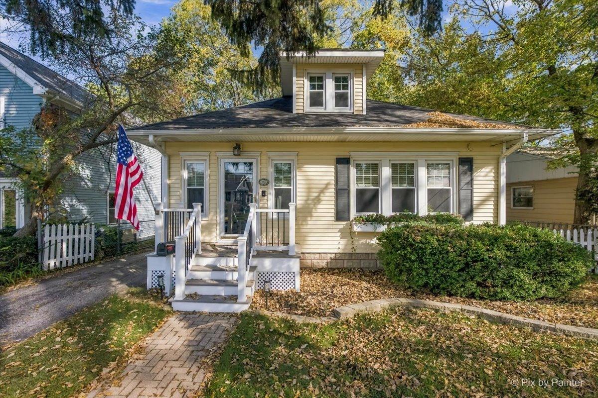 143 N Hager Ave., Barrington, IL 60010