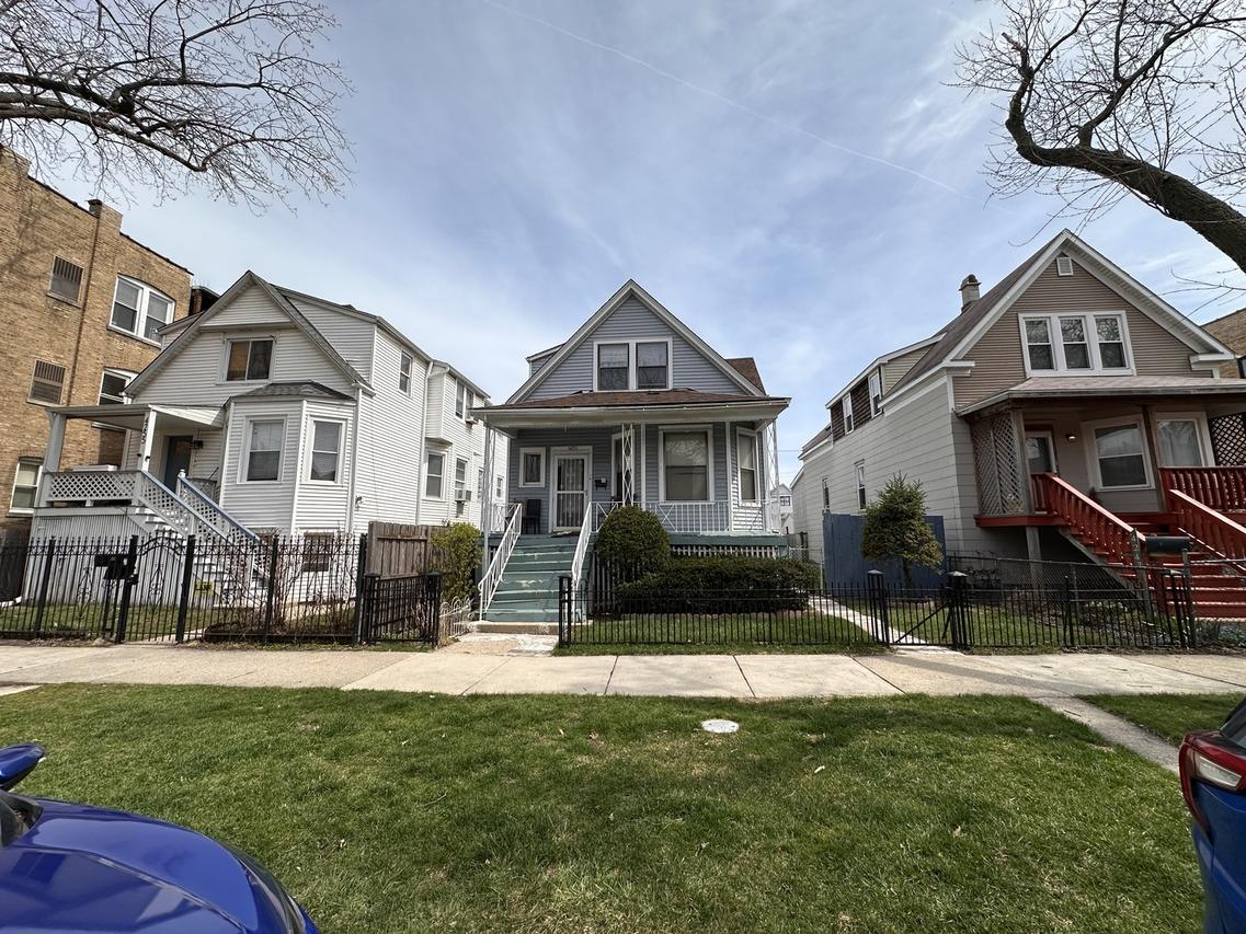 4251 N Whipple St., Chicago, IL 60618