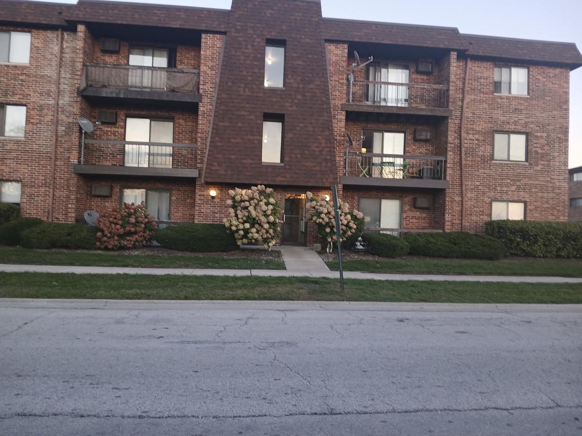 14545 S Manistee Ave. #1A, Burnham, IL 60633
